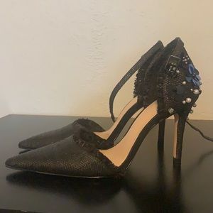 Black Raffia pump